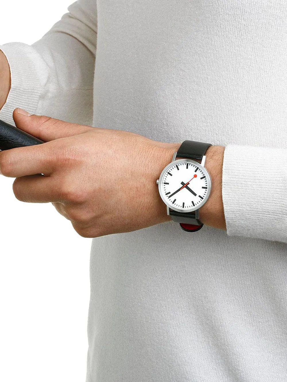 Mondaine A660.30360.16OMV Mens Watch Classic 40mm 3ATM