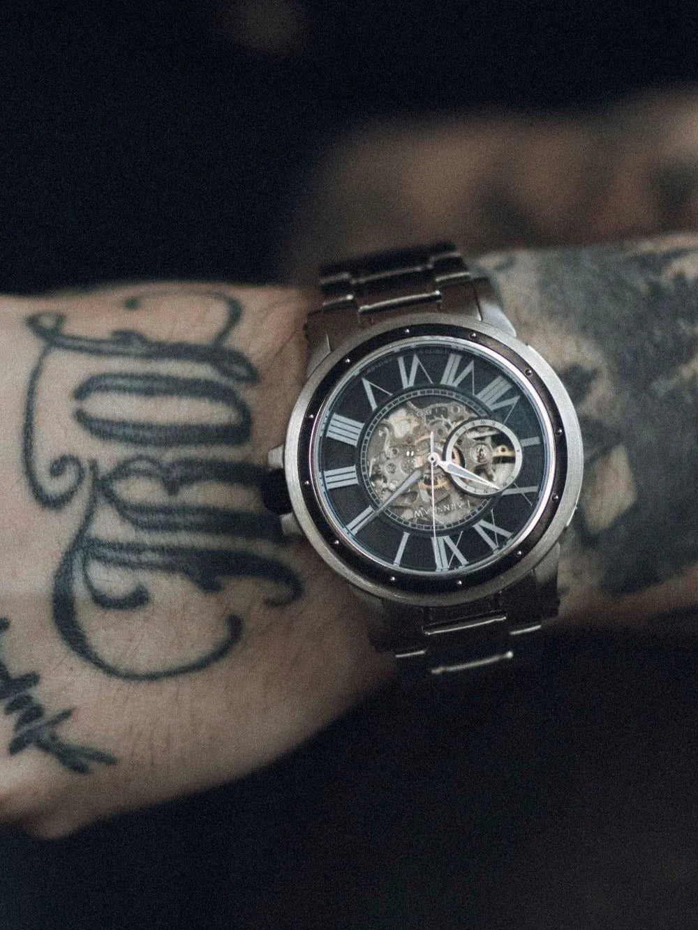Thomas Earnshaw ES-8243-22 Comet Open Heart Skeleton Mens Watch Automatic 42mm