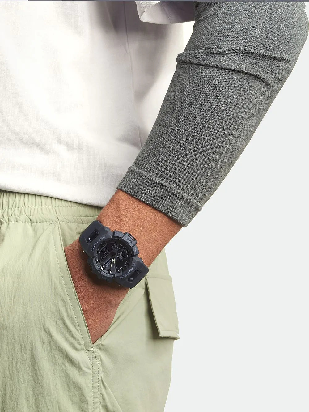 Casio GBA-900-1AER G-Shock men`s 49mm 20ATM