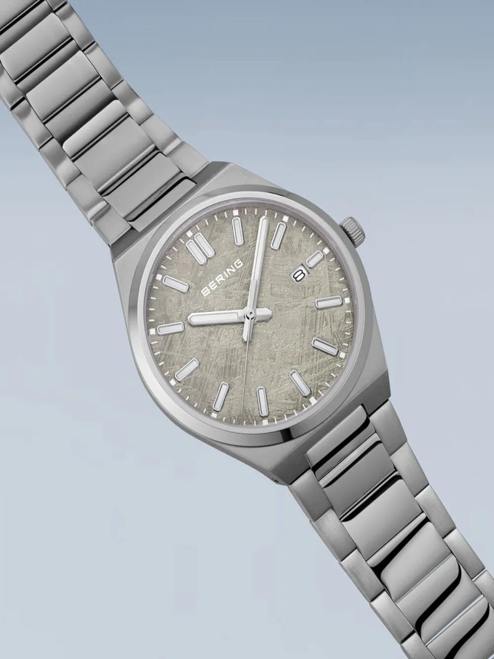Bering 17639-777 Mens Watch Classic 39mm 5ATM
