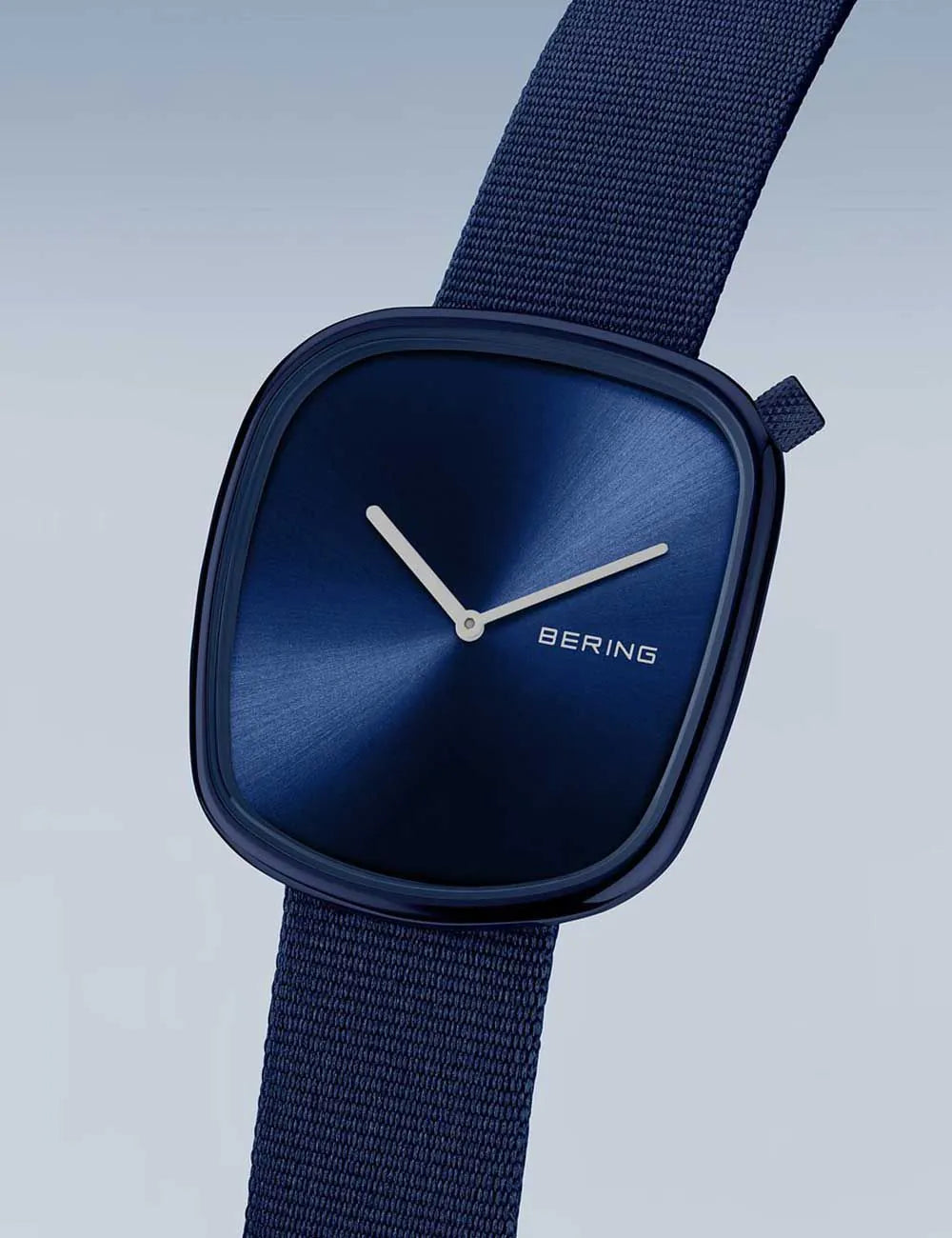 Bering 18040-397 Mens Watch Pebble 40mm 3ATM