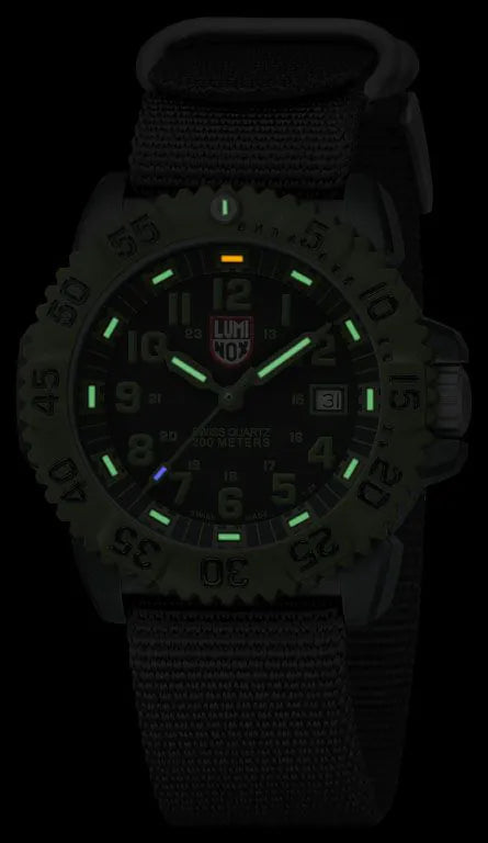 Luminox A.3041 OD Military 3040 Series 44mm 200M