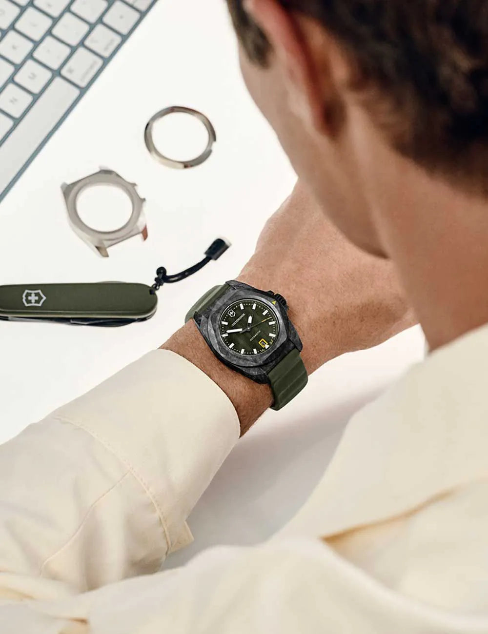 Victorinox 242021.1 Mens Watch I.N.O.X. Carbon Automatic 41mm 20ATM
