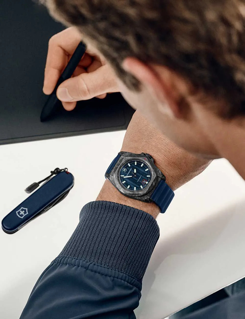 Victorinox 242022.1 Mens Watch I.N.O.X. Carbon Automatic 41mm 20ATM