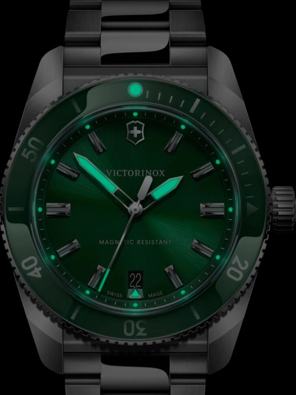 Victorinox 242096 Mens watch Maverick 39mm 20ATM