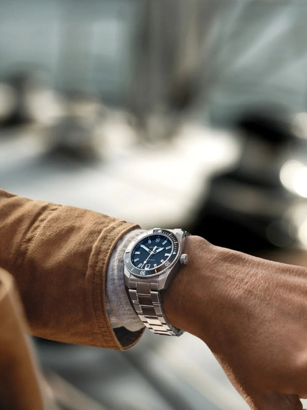 Victorinox 242105 Mens watch Maverick Automatic 39mm 20ATM